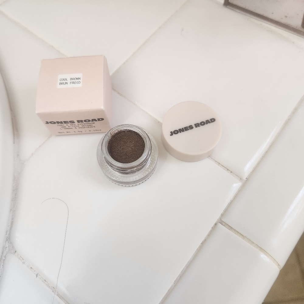 From Bobbi Browns New Cosmetic Line... Jones Road